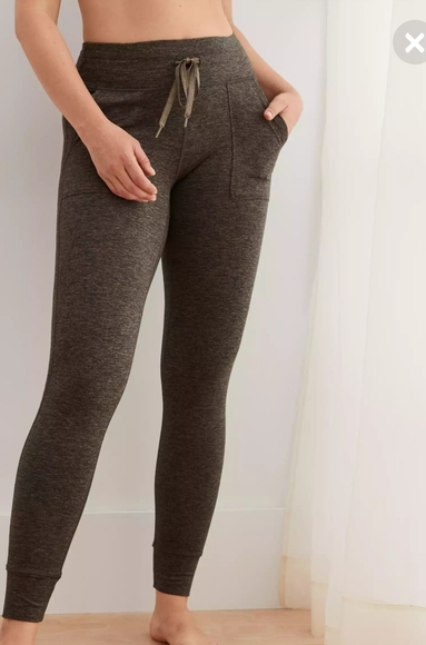 aerie Pants - NWT Aerie Play Pocket leggings